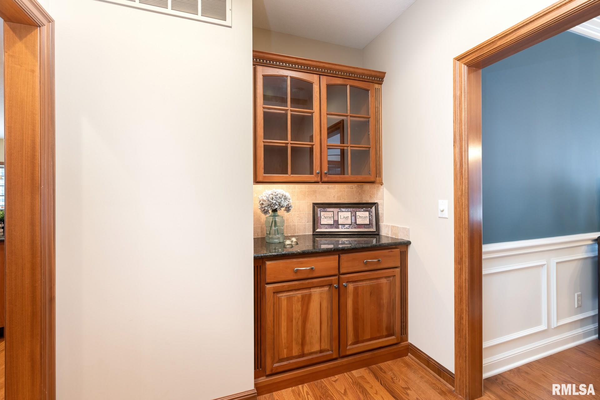 6740 Little Cabin Road Bettendorf, IA 52722 - Photo 21 of 39 Gallery Image 21
