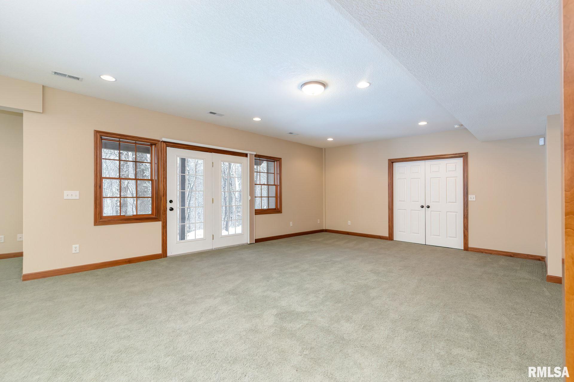 6740 Little Cabin Road Bettendorf, IA 52722 - Photo 32 of 39 Gallery Image 32