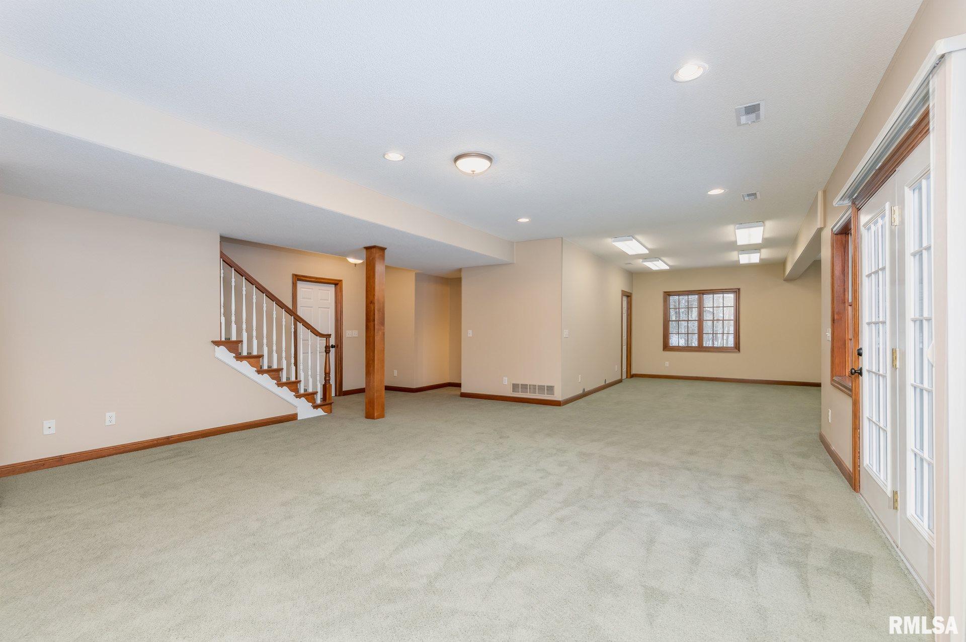 6740 Little Cabin Road Bettendorf, IA 52722 - Photo 33 of 39 Gallery Image 33