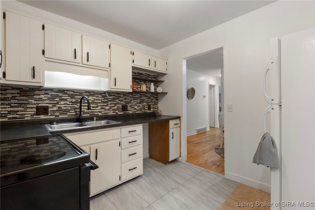 902 Assembly Road Jeffersonville, IN 47130 - Photo 17 of 41