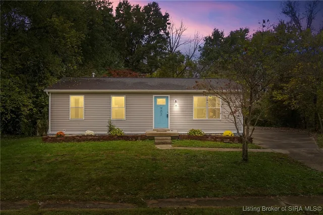 $195,000 | 902 Assembly Road, Jeffersonville, IN 47130