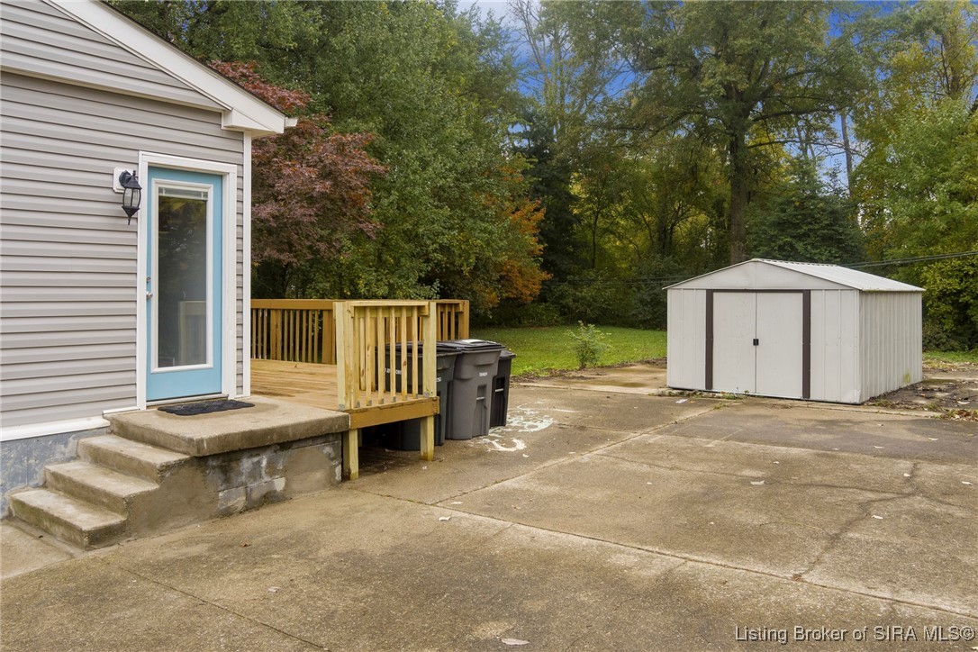 902 Assembly Road Jeffersonville, IN 47130 - Photo 34 of 41