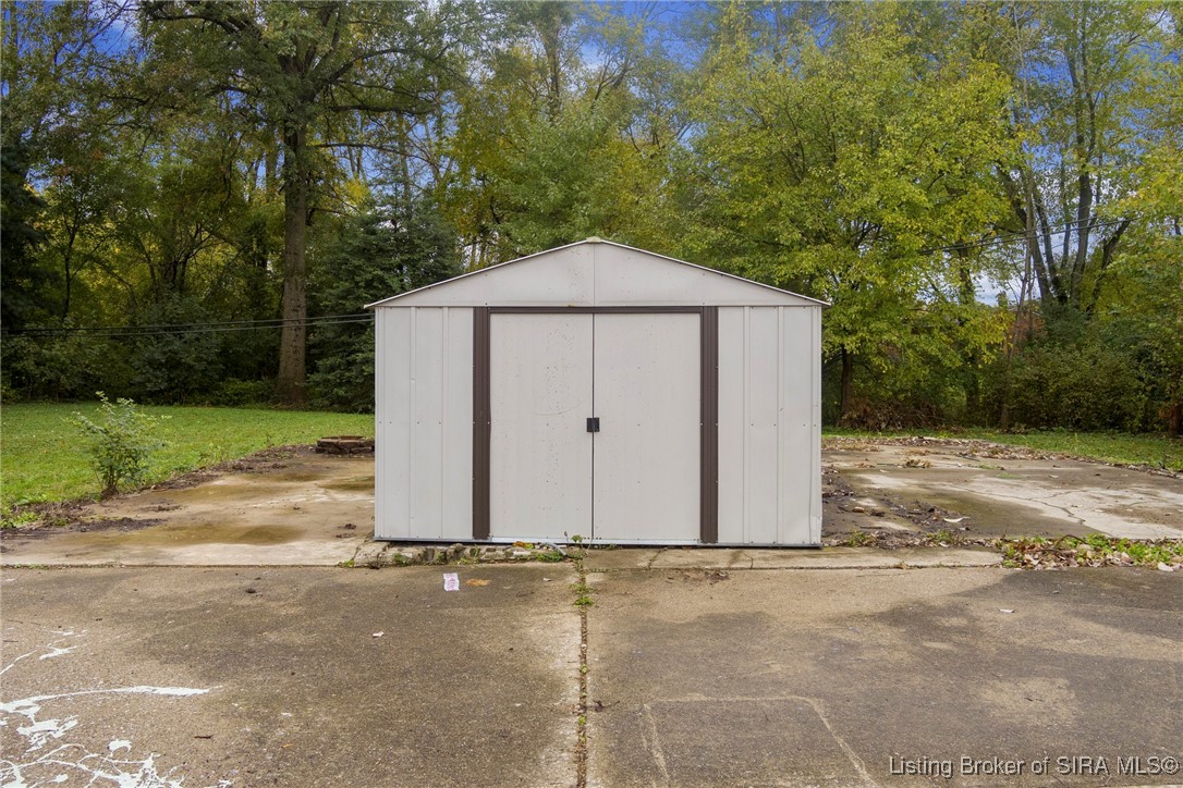 902 Assembly Road Jeffersonville, IN 47130 - Photo 39 of 41