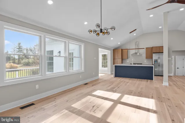 a view of yard with trees