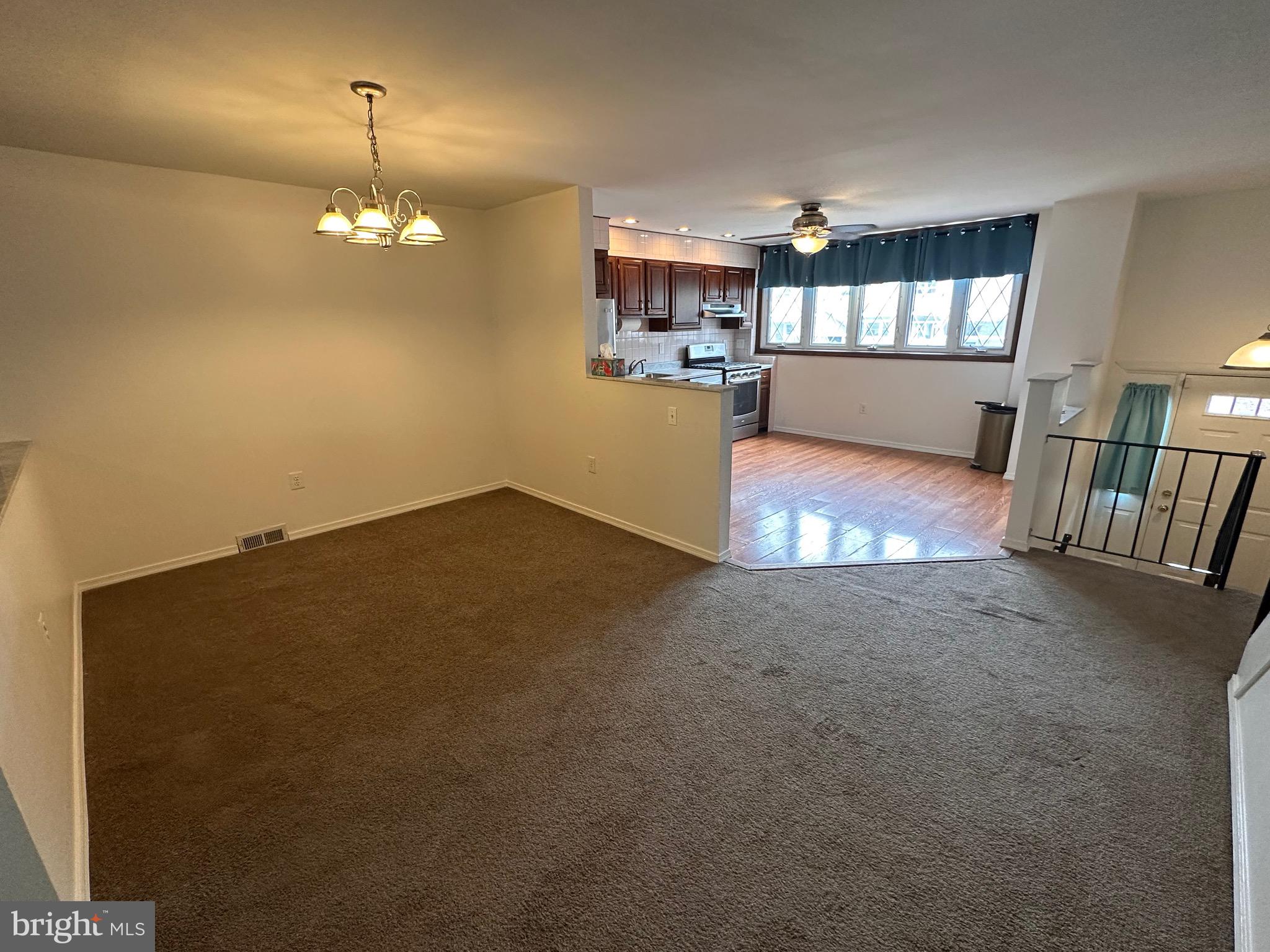 12032 Millbrook Road Philadelphia, PA 19154 - Photo 11 of 43