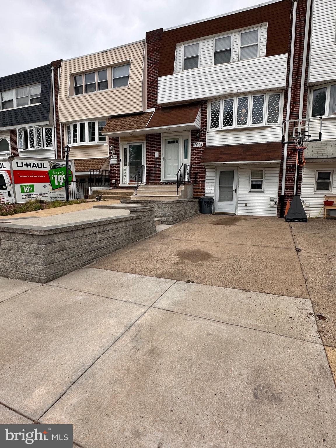 12032 Millbrook Road Philadelphia, PA 19154 - Photo 2 of 43