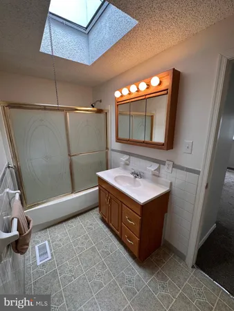 $2,600 | 12032 Millbrook Road, Philadelphia, PA 19154