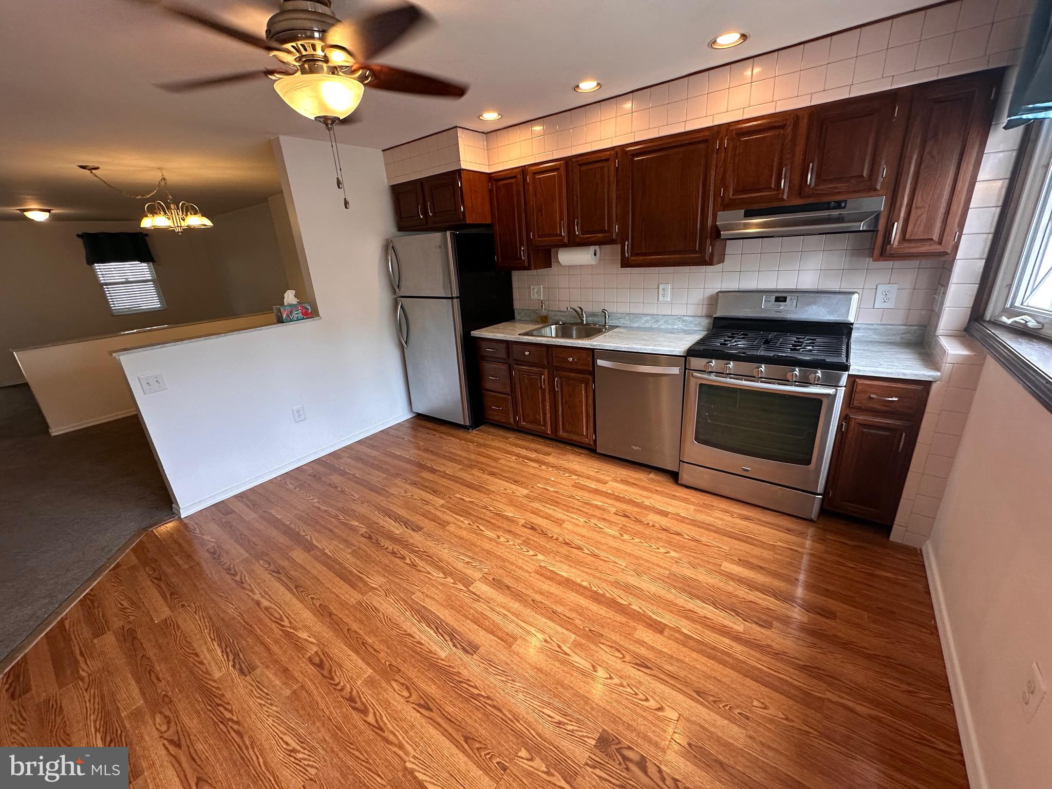 12032 Millbrook Road Philadelphia, PA 19154 - Photo 7 of 43