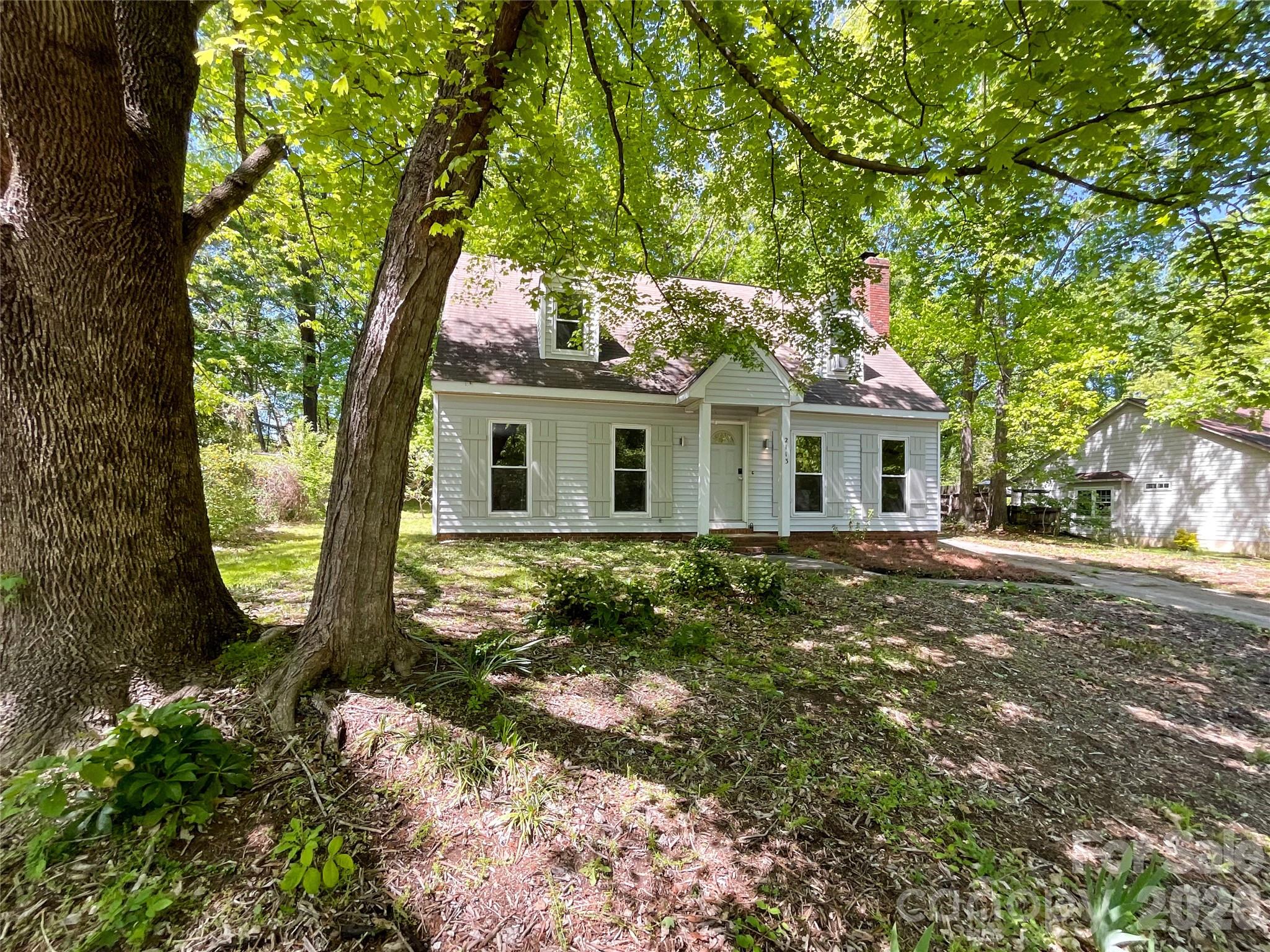 2113 Killarney Place Charlotte, NC 28262 - Photo 2 of 20