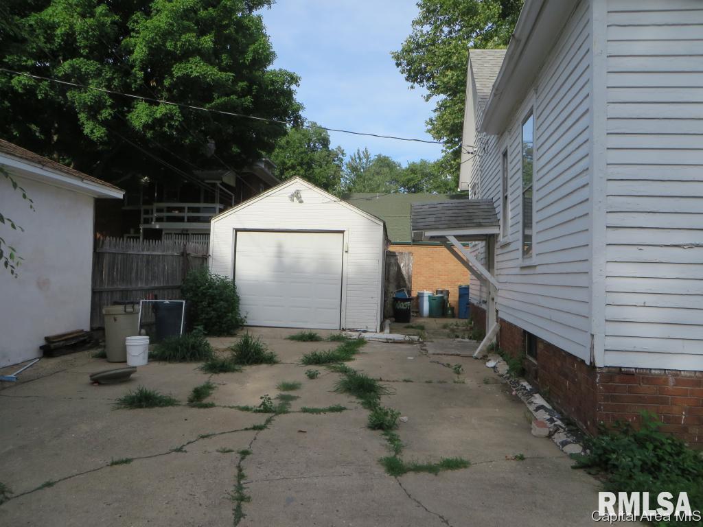 419 Union Street Springfield, IL 62702 - Photo 3 of 10