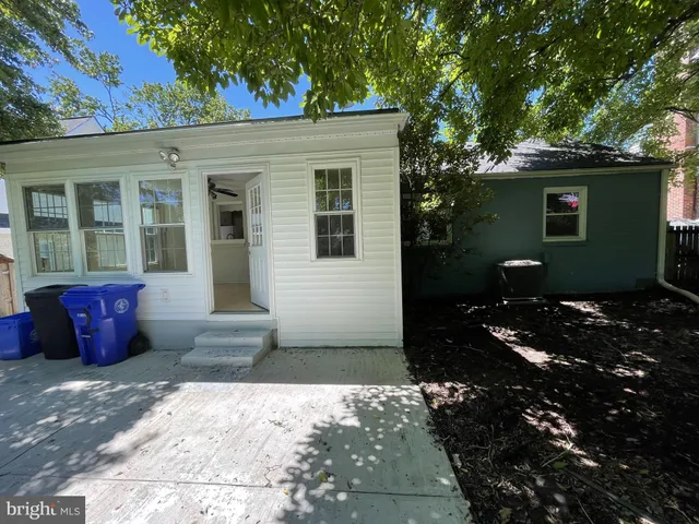 $2,950 | 5817 Kingswood Road, Bethesda, MD 20814