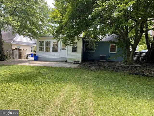 $2,950 | 5817 Kingswood Road, Bethesda, MD 20814