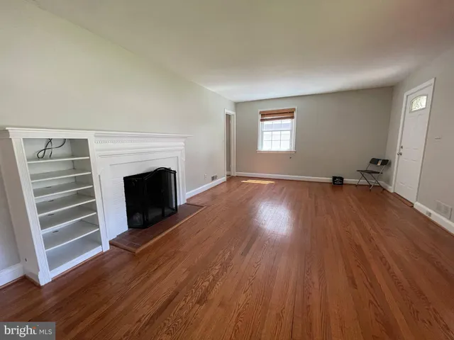 $2,950 | 5817 Kingswood Road, Bethesda, MD 20814