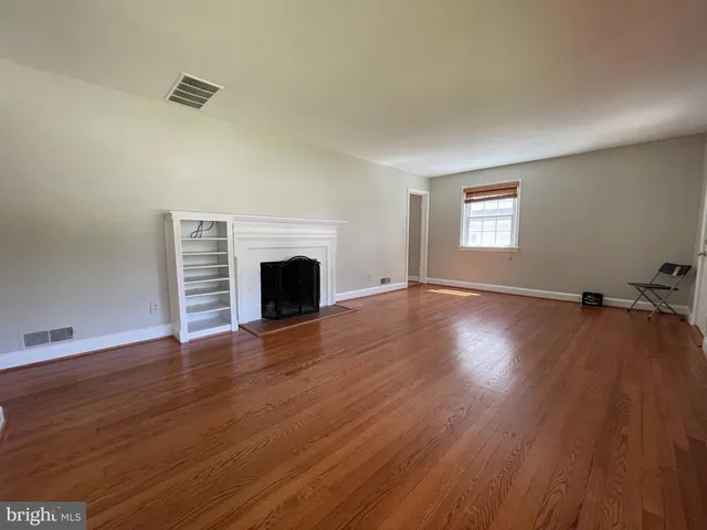 $2,950 | 5817 Kingswood Road, Bethesda, MD 20814