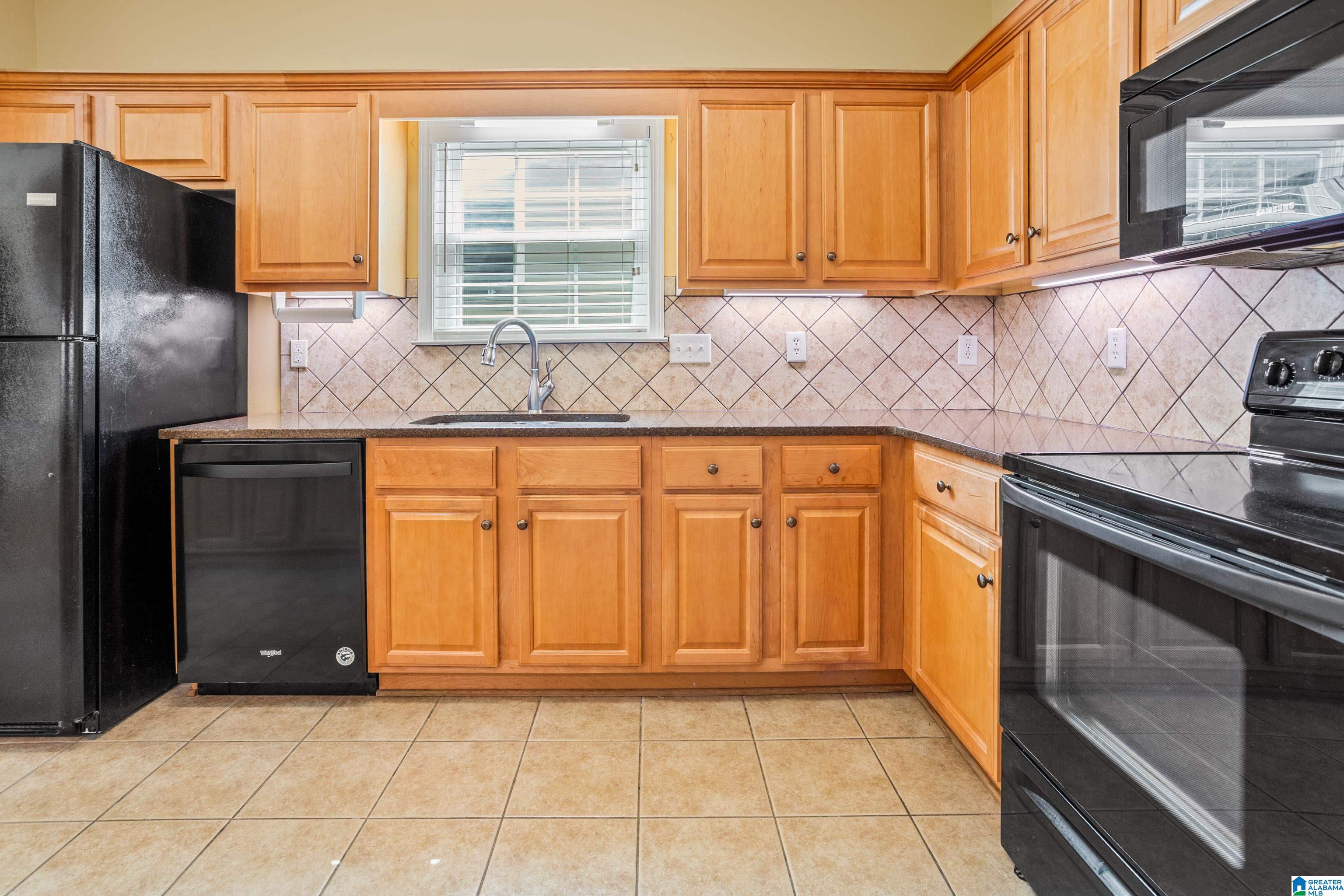 218 Nottingham Drive Calera, AL 35040 - Photo 14 of 53