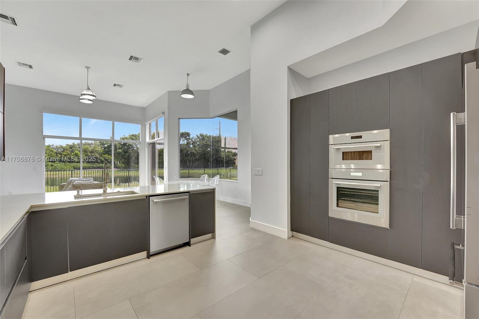 19086 Park Ridge Street Weston, FL 33332 - Photo 17 of 45