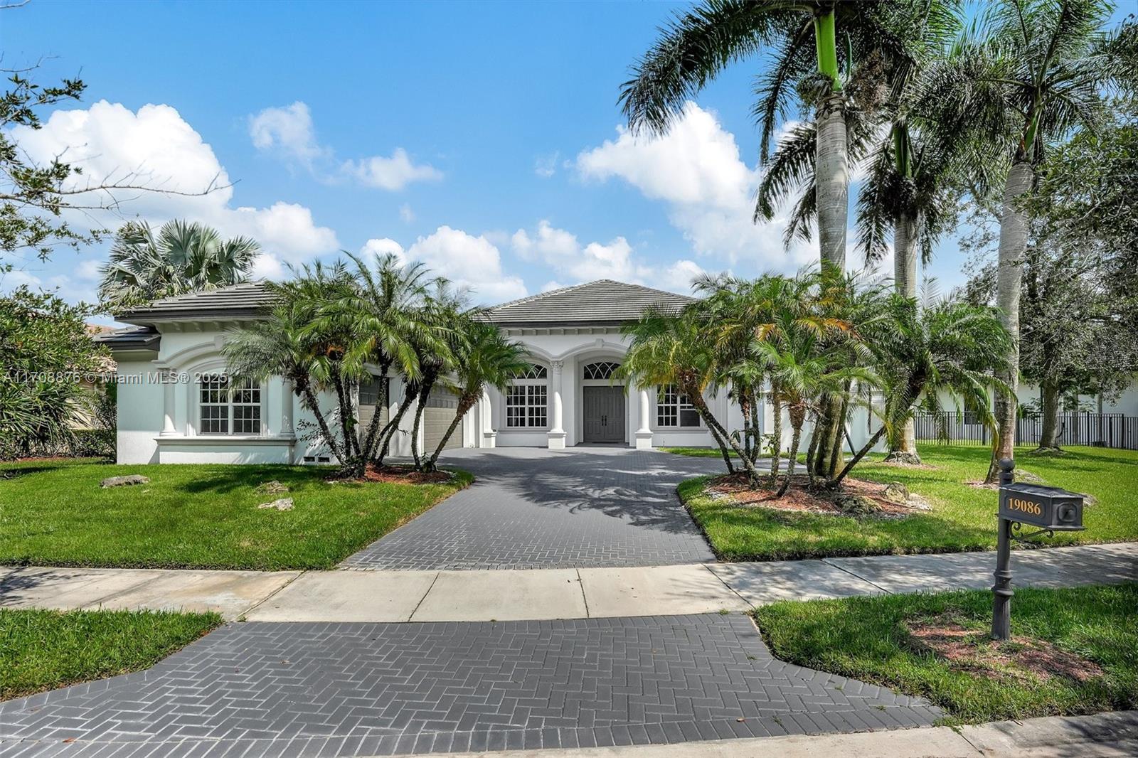 19086 Park Ridge Street Weston, FL 33332 - Photo 8 of 45