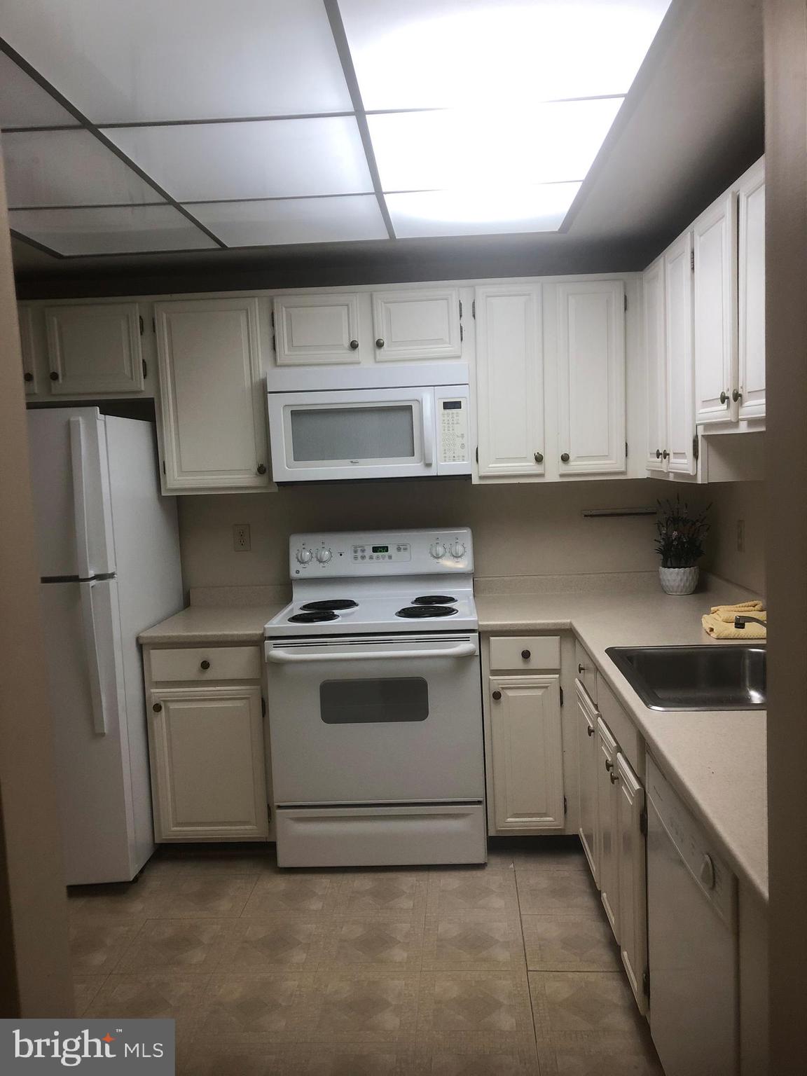 10028 Stedwick Road, Unit 304 Gaithersburg, MD 20886 - Photo 10 of 21 Gallery Image 10