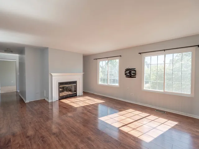 $234,900 | 2214 Colorado Avenue, Unit 2214, Elgin, IL 60123