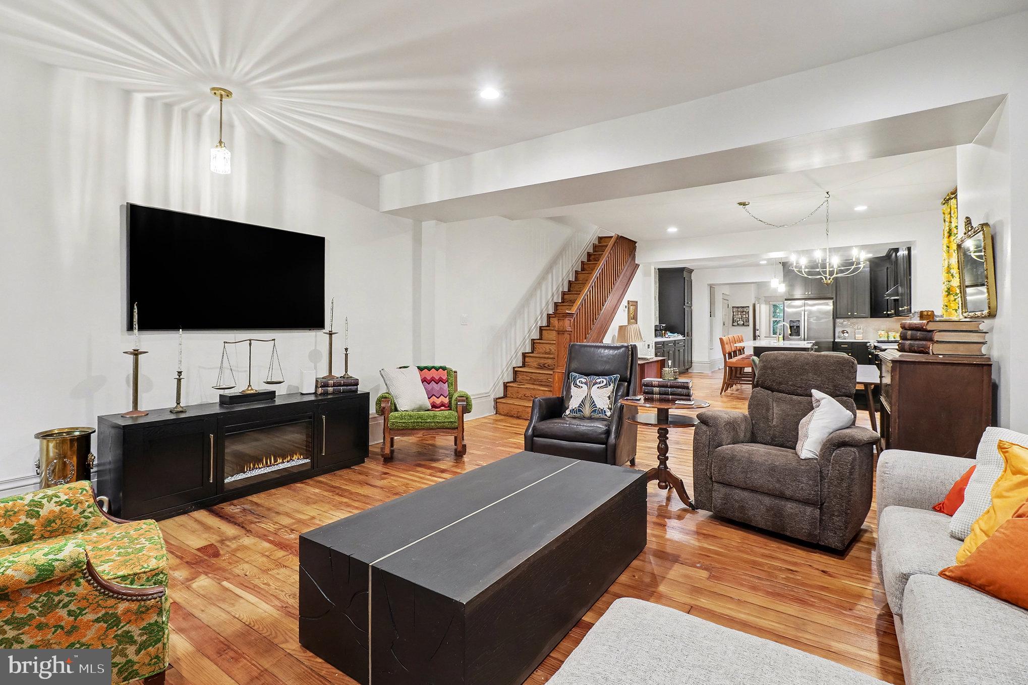 24 East Orange Street Lititz, PA 17543 - Photo 5 of 36