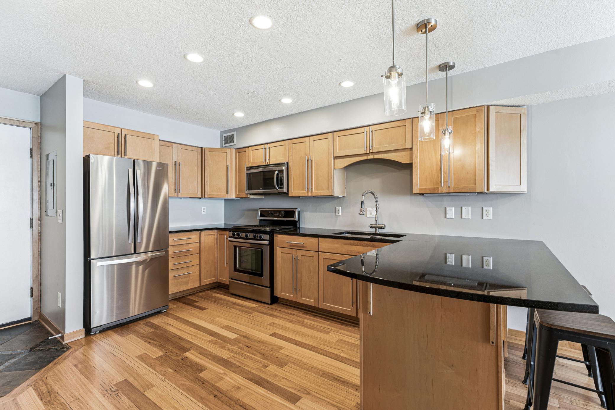 4 Shoreline Place Spring Park, MN 55384 - Photo 5 of 15 Gallery Image 5