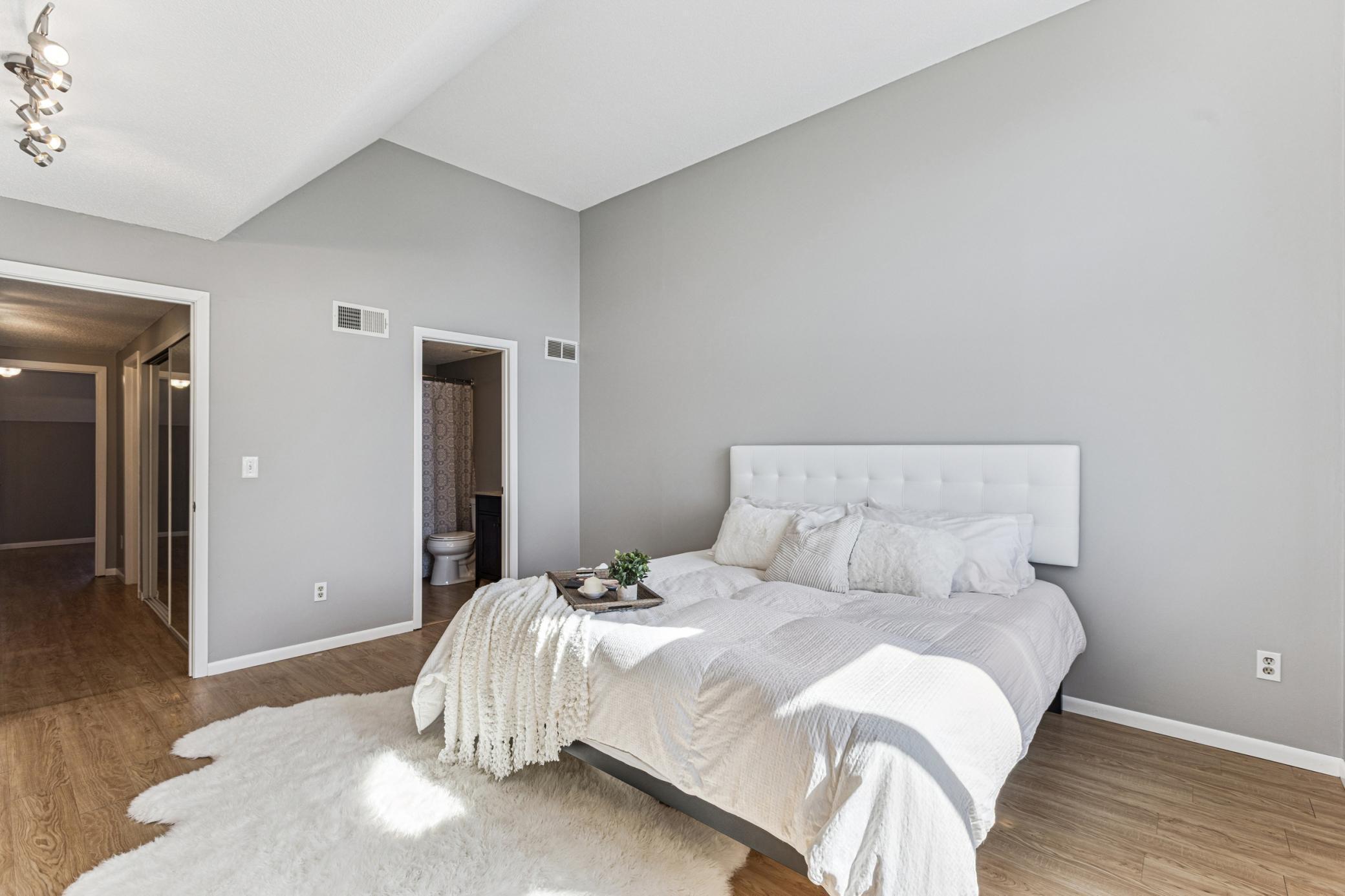 4 Shoreline Place Spring Park, MN 55384 - Photo 7 of 15 Gallery Image 7