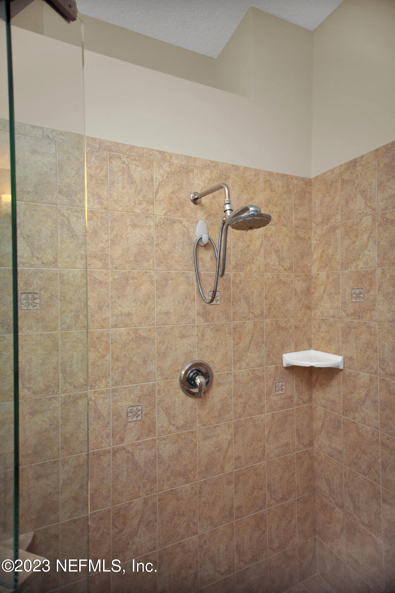 944 Oxford Drive St. Augustine, FL 32084 - Photo 25 of 58 OWNER'S BATH