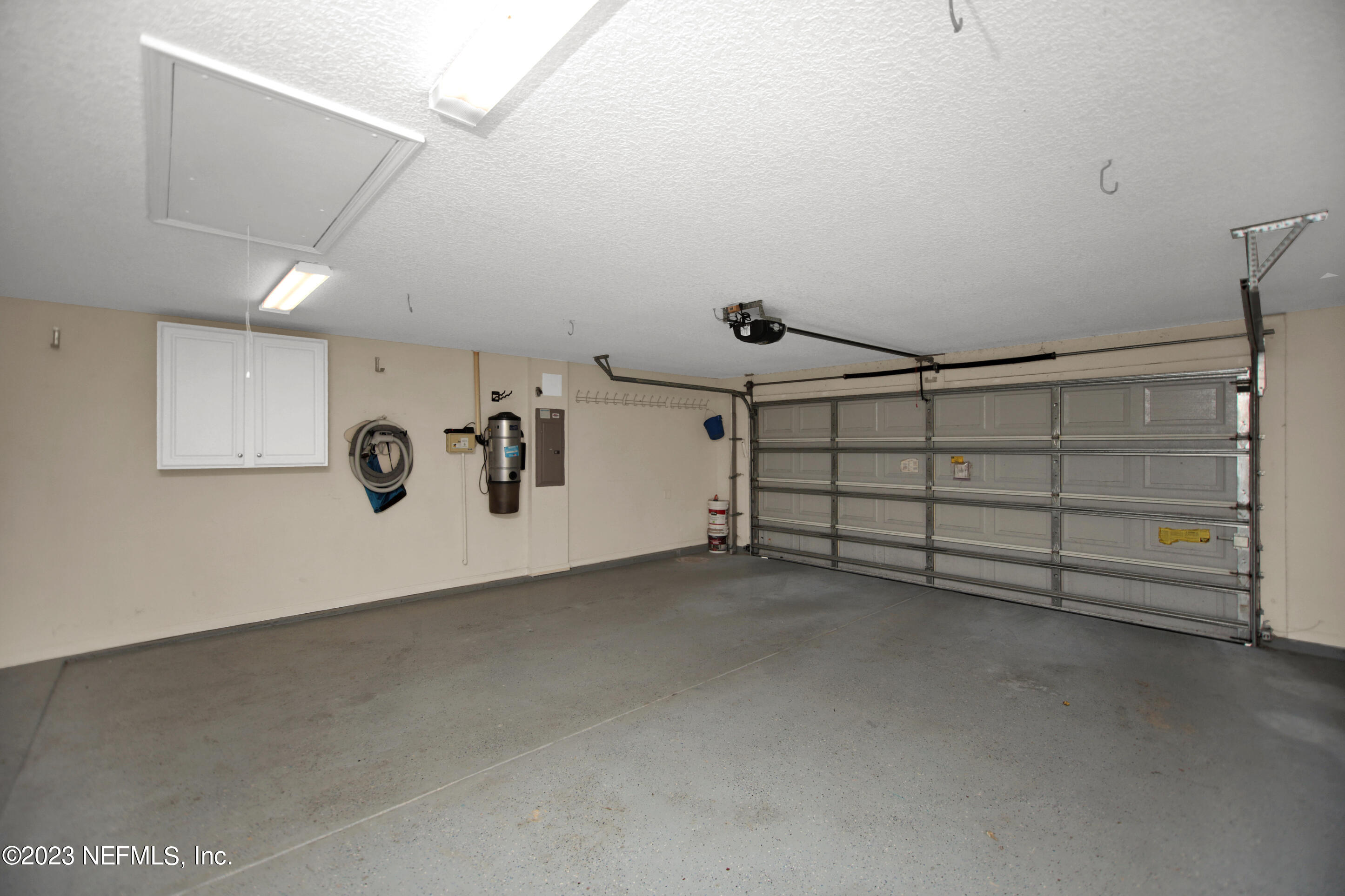 944 Oxford Drive St. Augustine, FL 32084 - Photo 45 of 58 GARAGE
