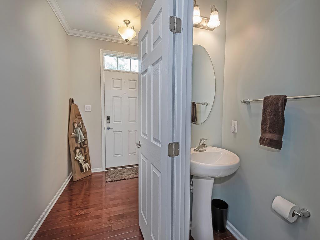 352 Maple Ridge Drive Canonsburg, PA 15317 - Photo 3 of 29