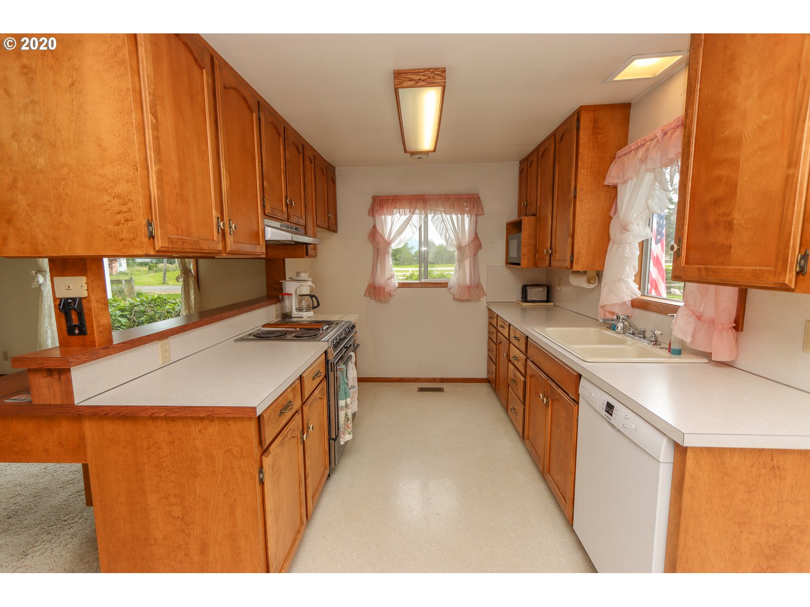 3145 Gienger Road Tillamook, OR 97141 - Photo 11 of 32