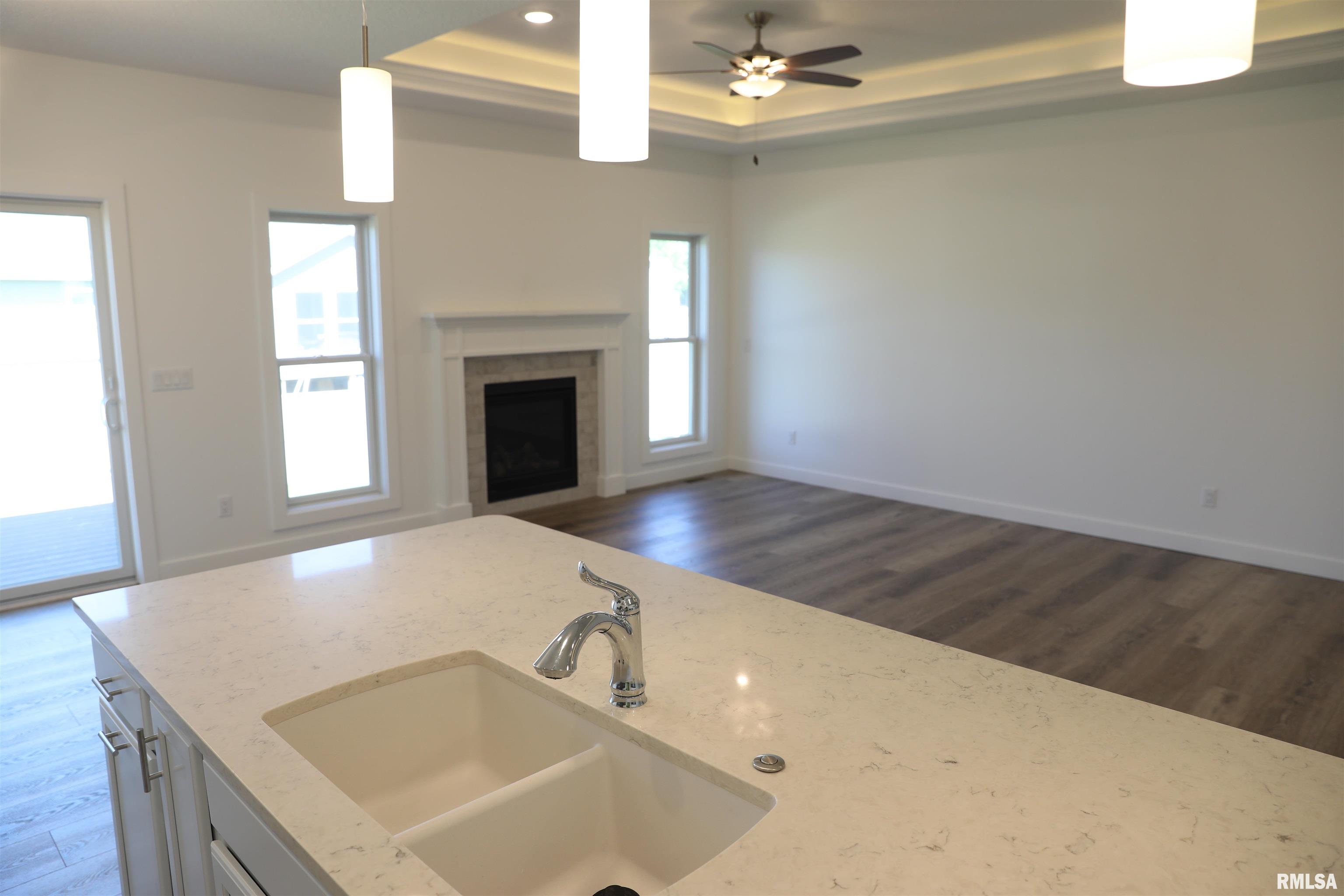 534 Kevin Road Blue Grass, IA 52726 - Photo 5 of 18 Gallery Image 5