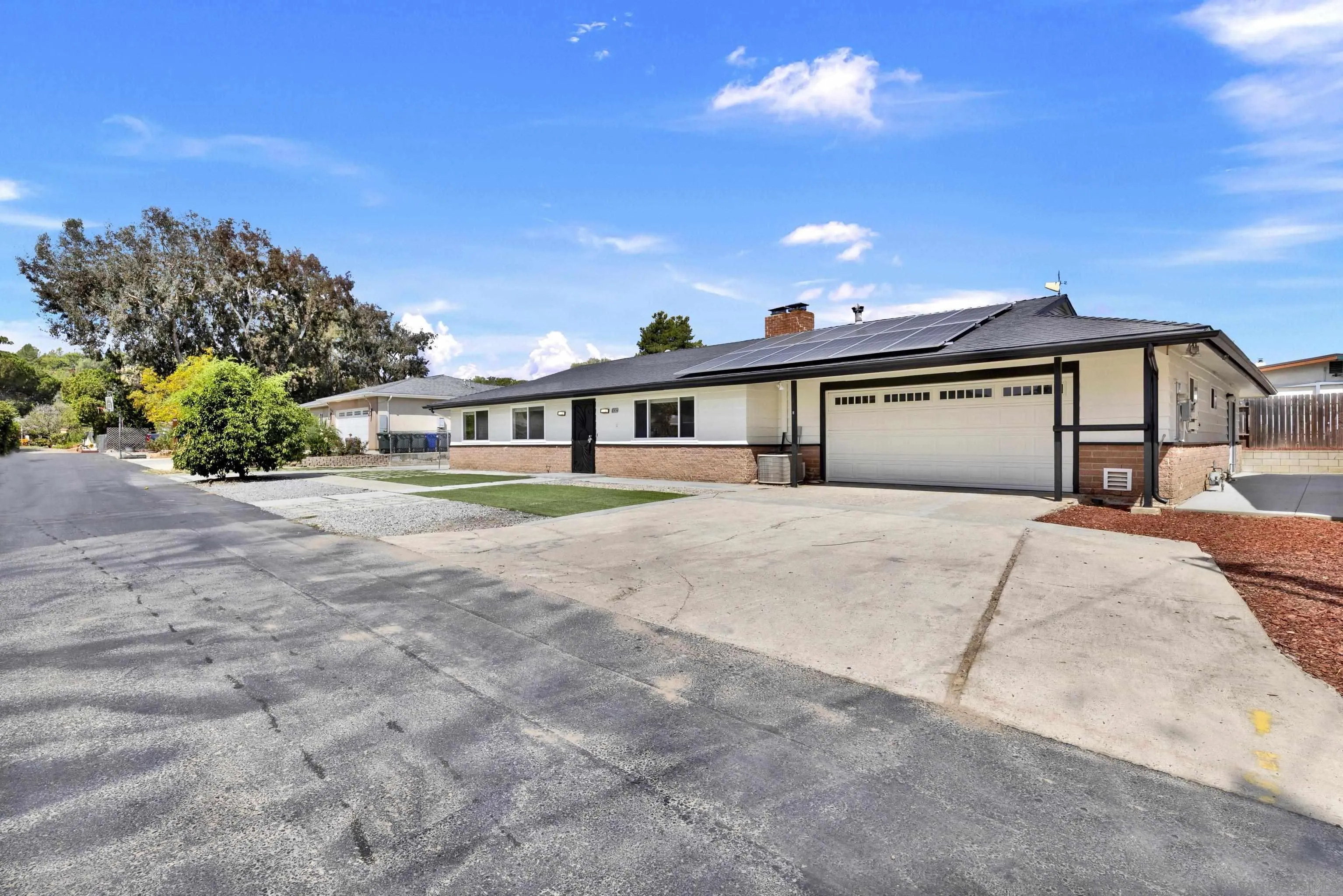 14382 Poway Road Poway, CA 92064 - Photo 2 of 35 Gallery Image 2