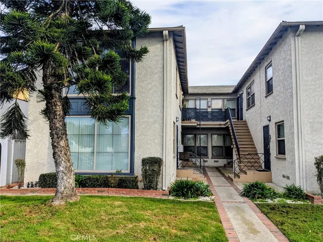 $2,995 | 208 Granada Avenue, Unit 210D, Long Beach, CA 90803