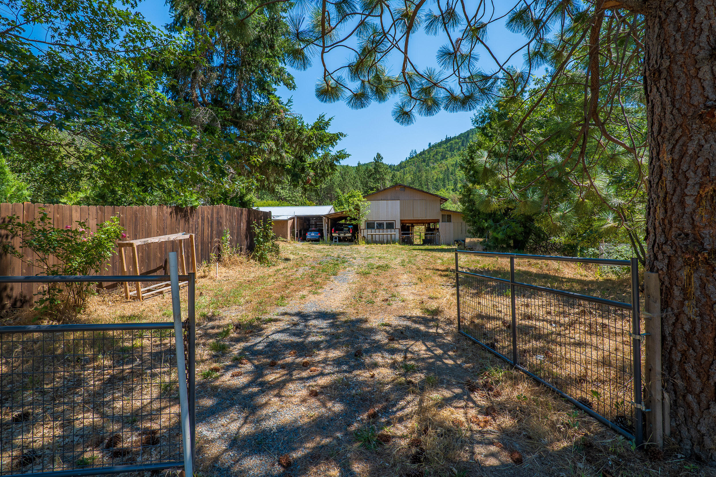642 Wards Creek Road Rogue River, OR 97537 - Photo 28 of 46 642WardsCreekRd-031