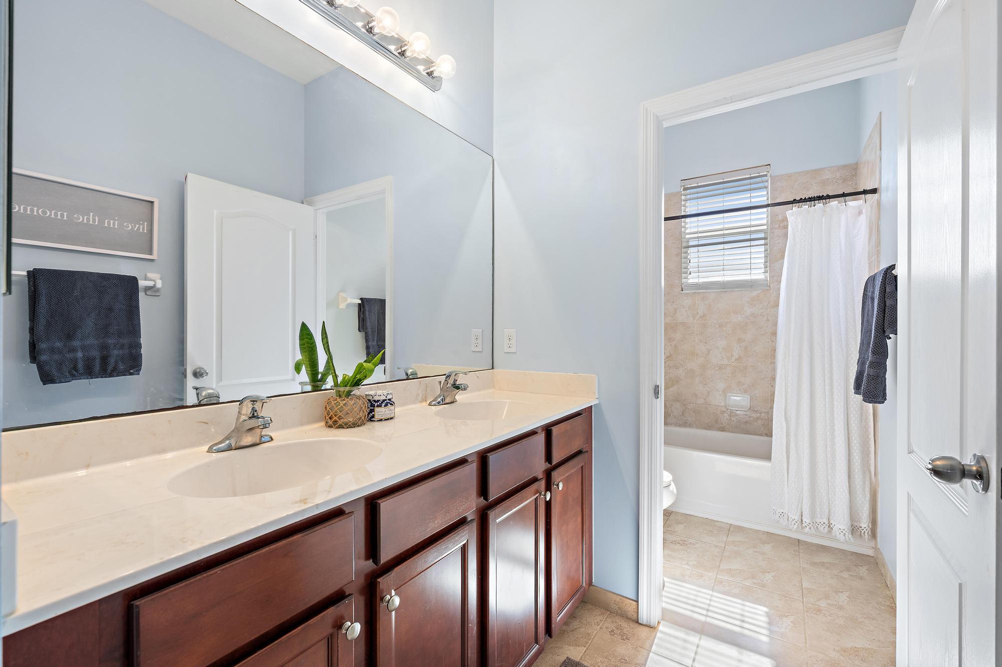 196 Behring Way Jupiter, FL 33458 - Photo 24 of 75 Full Bath