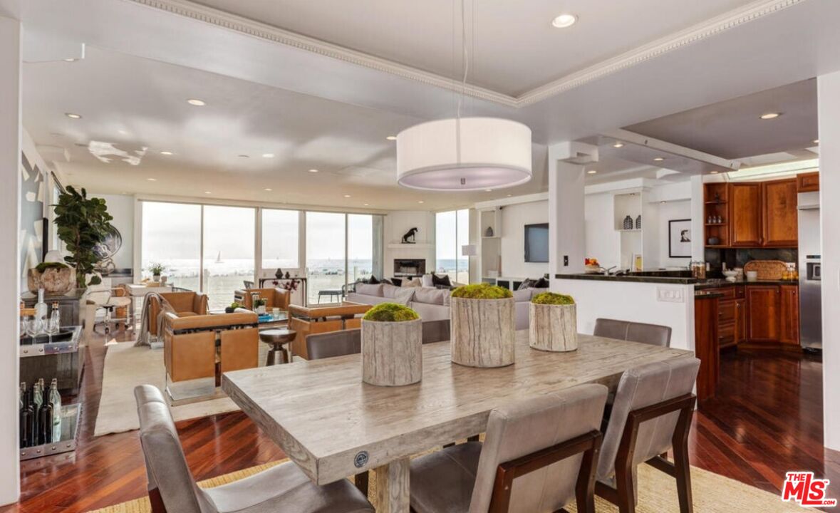 3711 Ocean Front Walk, Unit 2 Marina del Rey, CA 90292 - Photo 29 of 34 Gallery Image 29