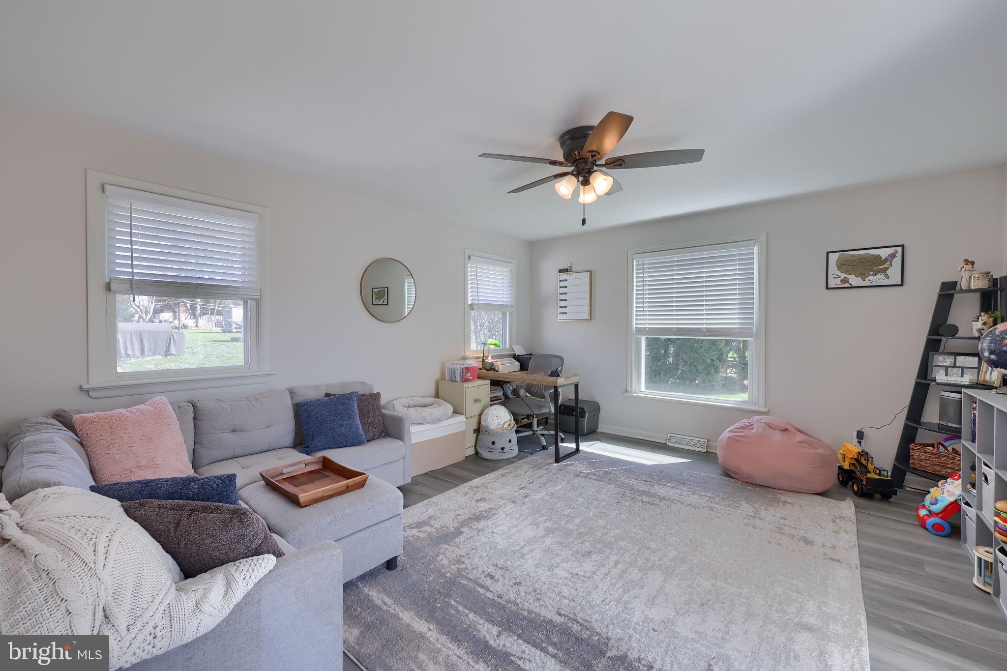 117 Whitney Road Lancaster, PA 17603 - Photo 17 of 44 Gallery Image 17
