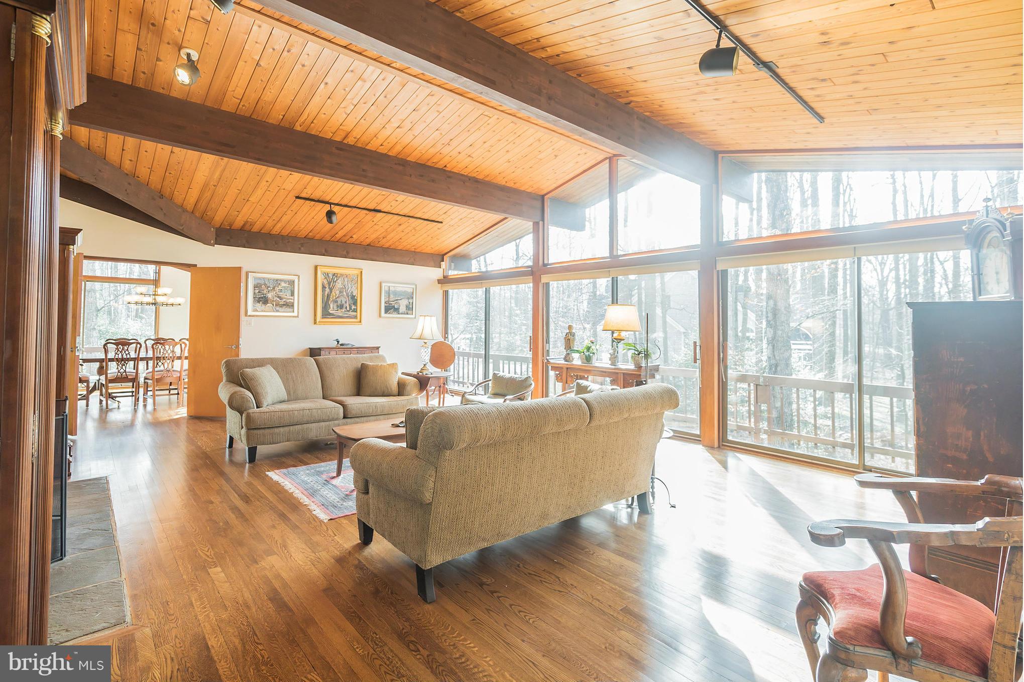 12007 Aintree Lane Reston, VA 20191 - Photo 5 of 30 Living Room