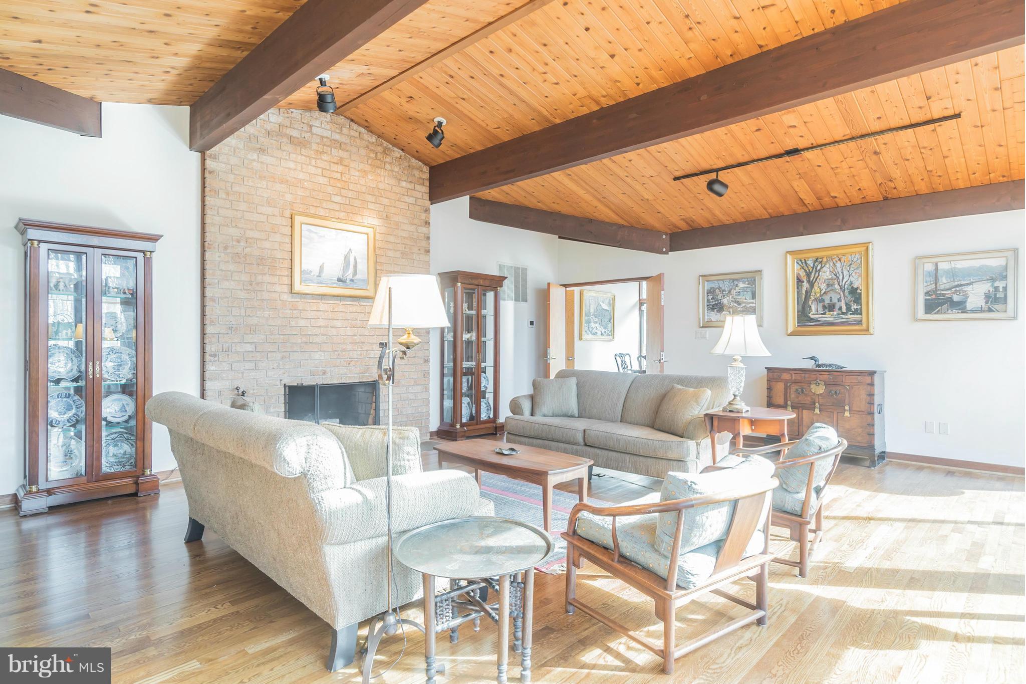 12007 Aintree Lane Reston, VA 20191 - Photo 7 of 30 Living Room