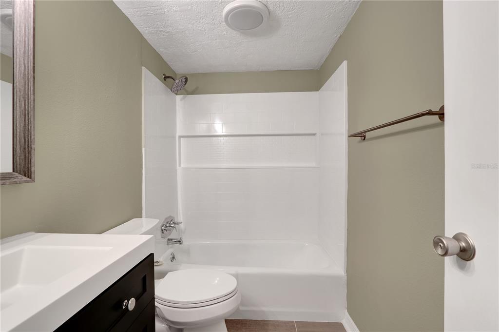 2500 Lee Road, Unit 111 Winter Park, FL 32789 - Photo 20 of 32 Bathroom