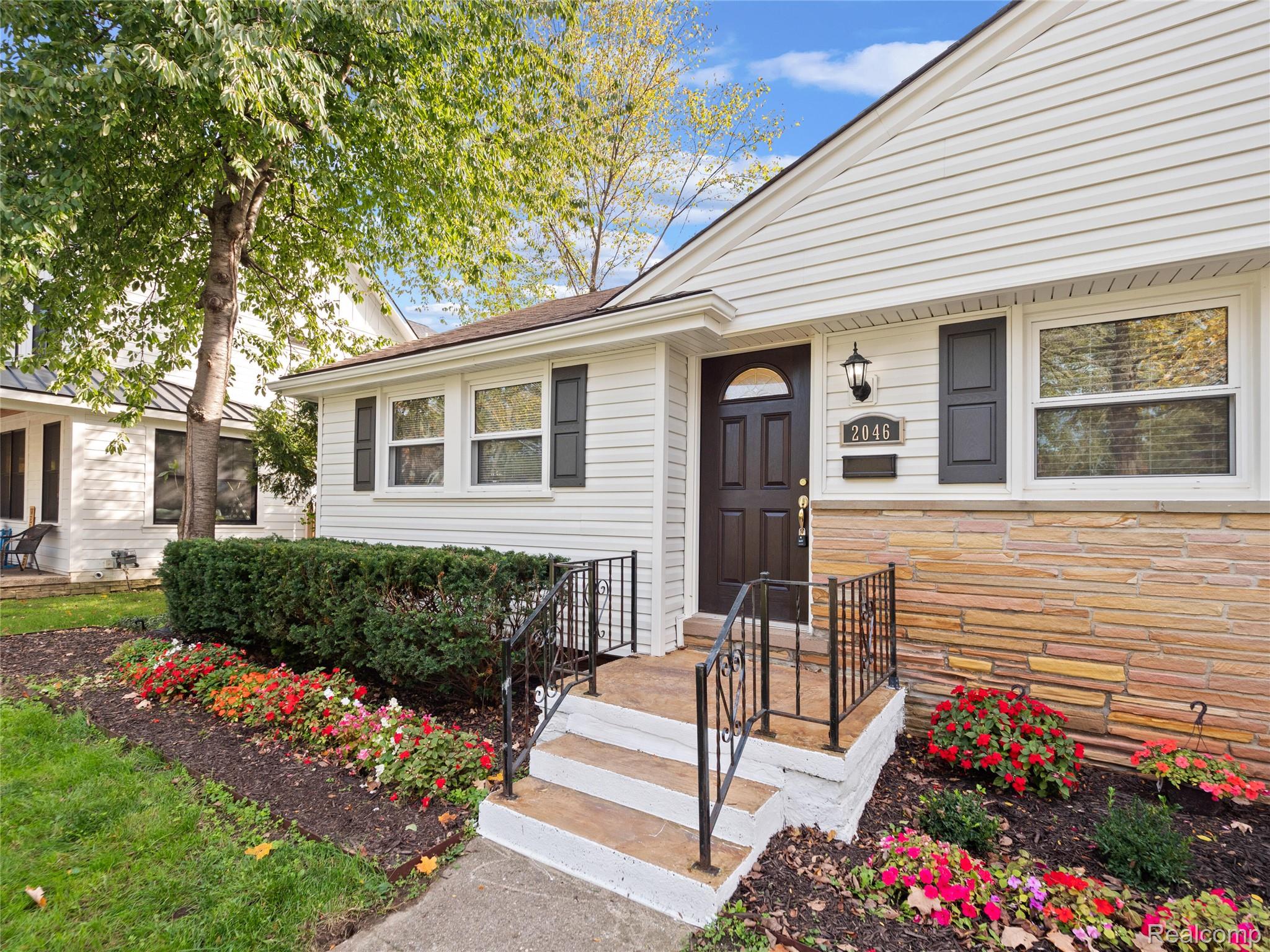 2046 Yorkshire Road Birmingham, MI 48009 - Photo 31 of 43 31.jpg