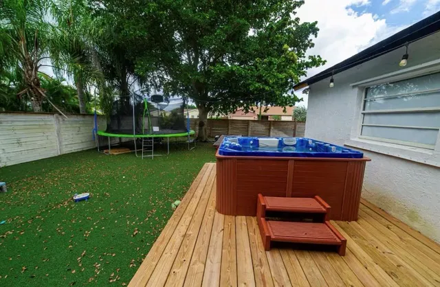 a outdoor view with a sitting space