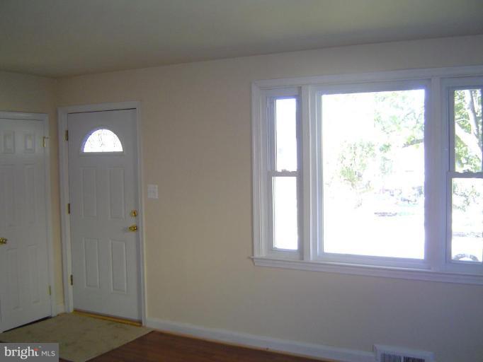 7023 Brompton Road Gwynn Oak, MD 21207 - Photo 5 of 20 Living Room