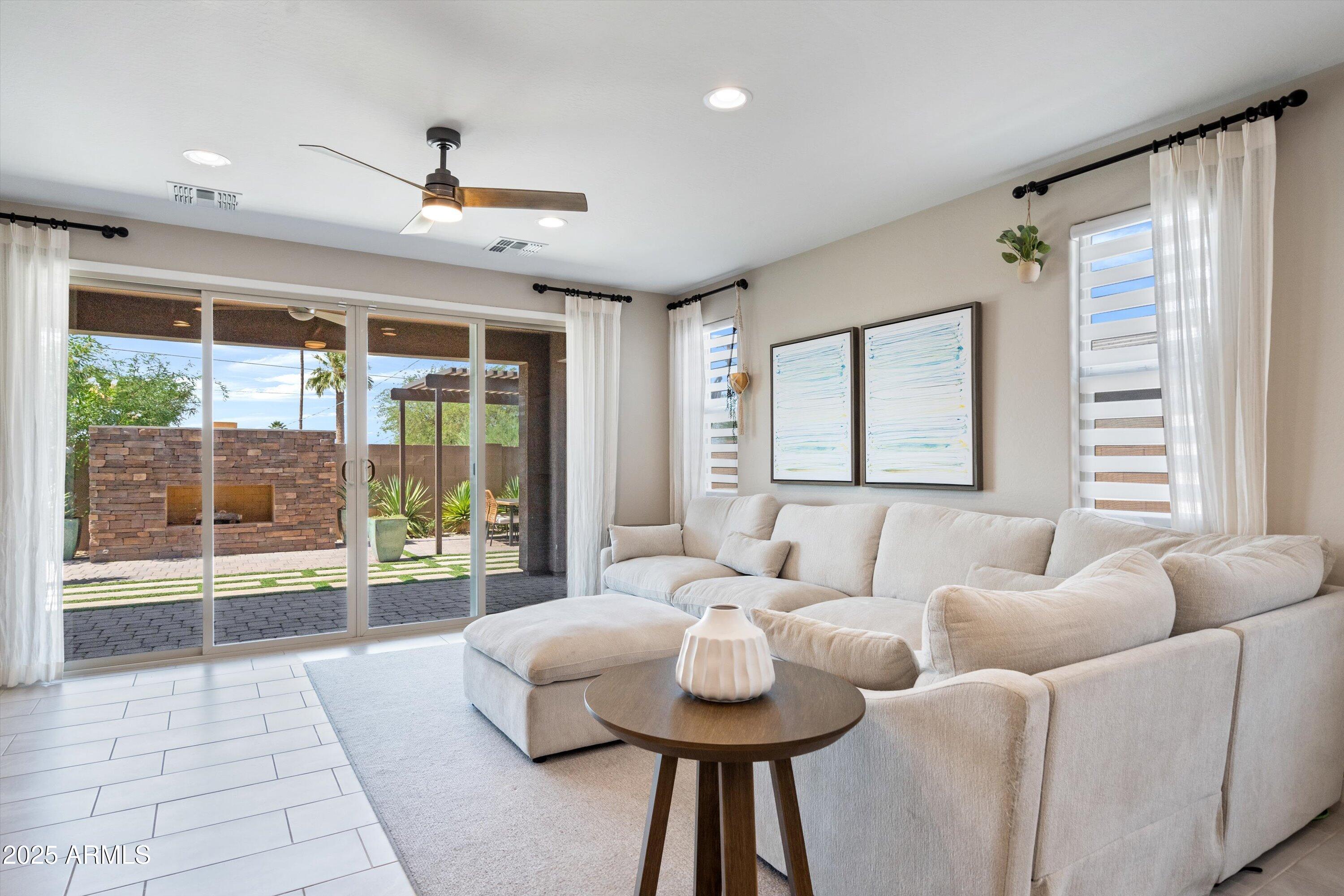 614 East Piedmont Road Phoenix, AZ 85042 - Photo 15 of 63 Family Room
