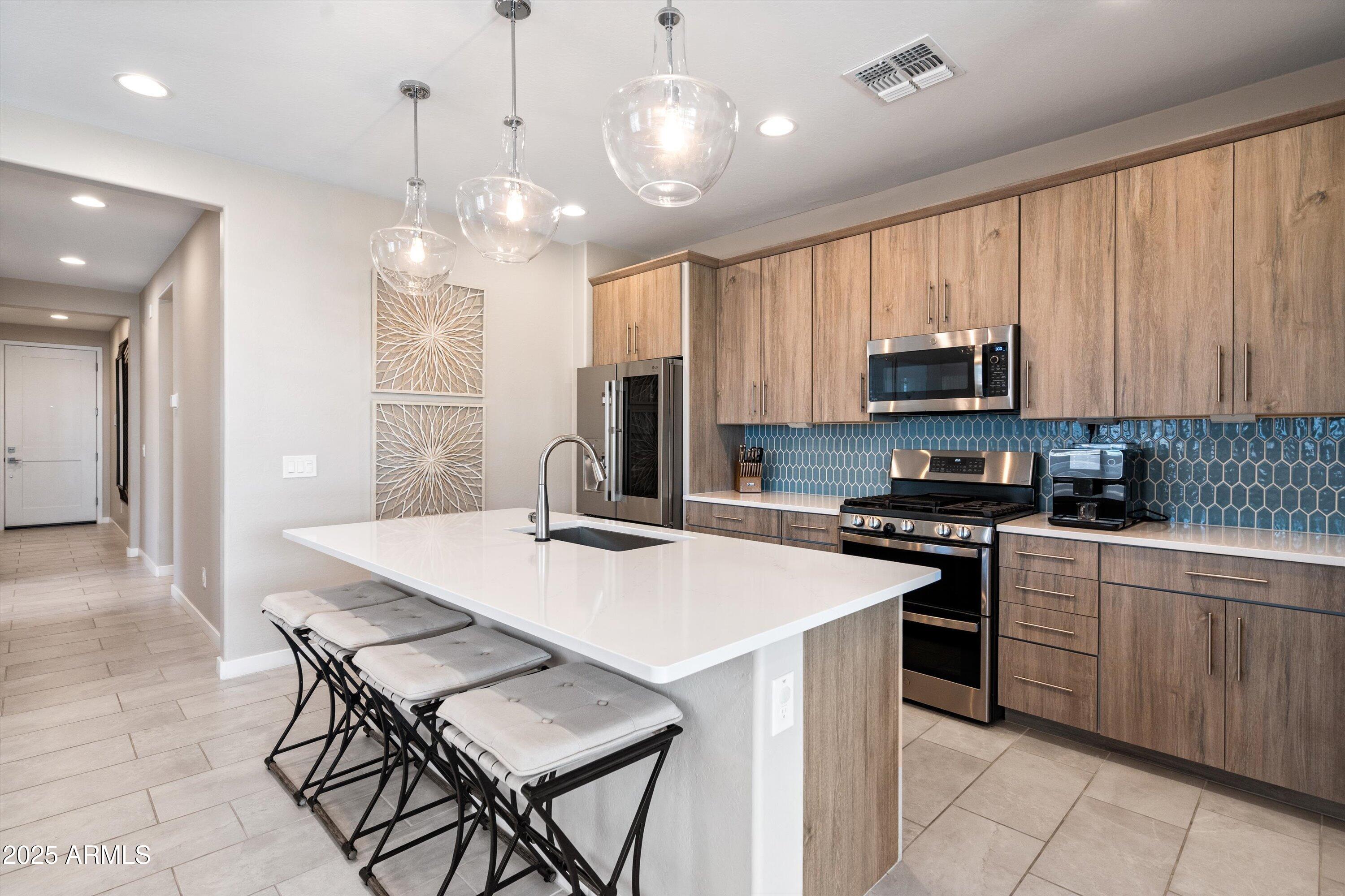 614 East Piedmont Road Phoenix, AZ 85042 - Photo 18 of 63 Kitchen