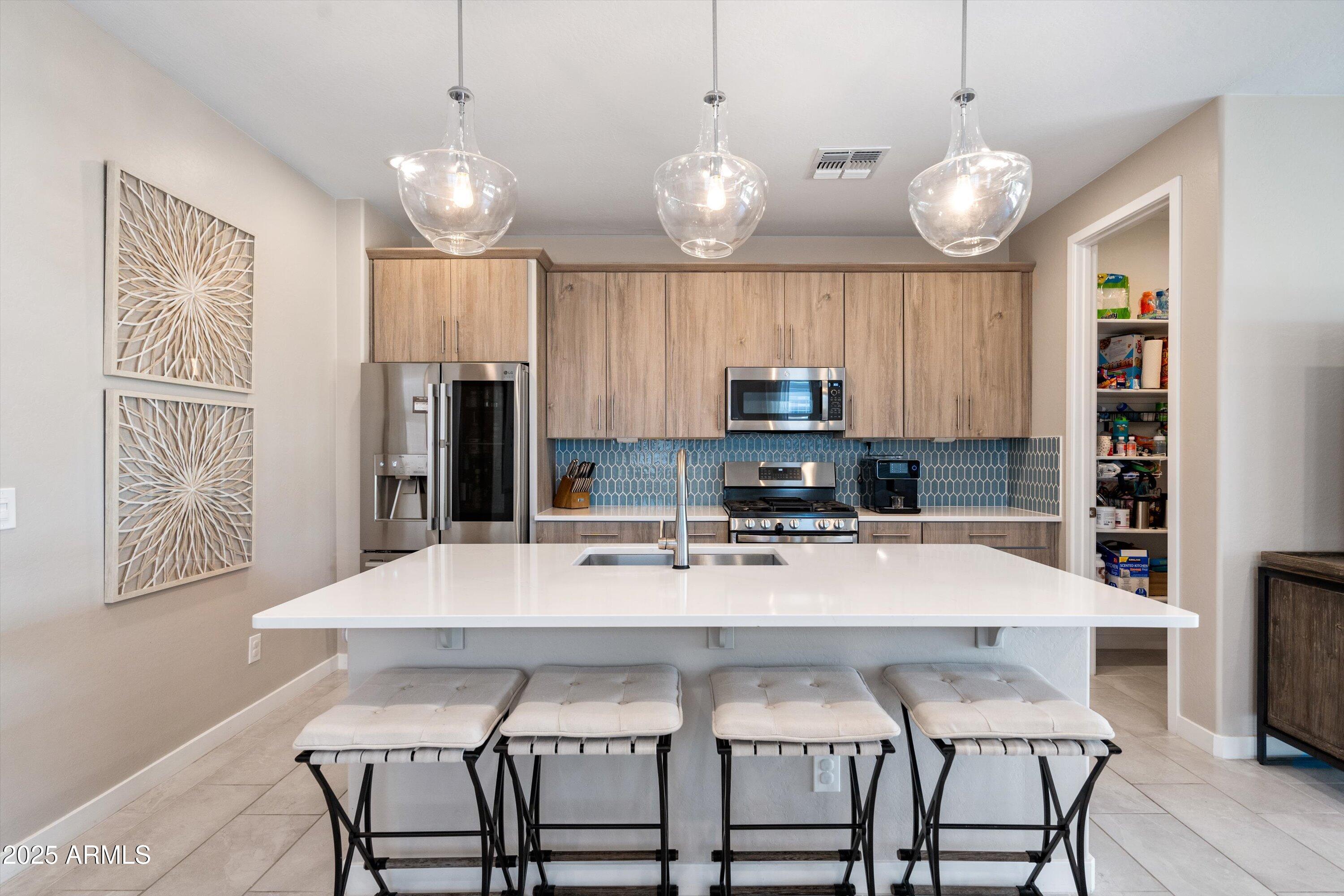 614 East Piedmont Road Phoenix, AZ 85042 - Photo 19 of 63 Kitchen