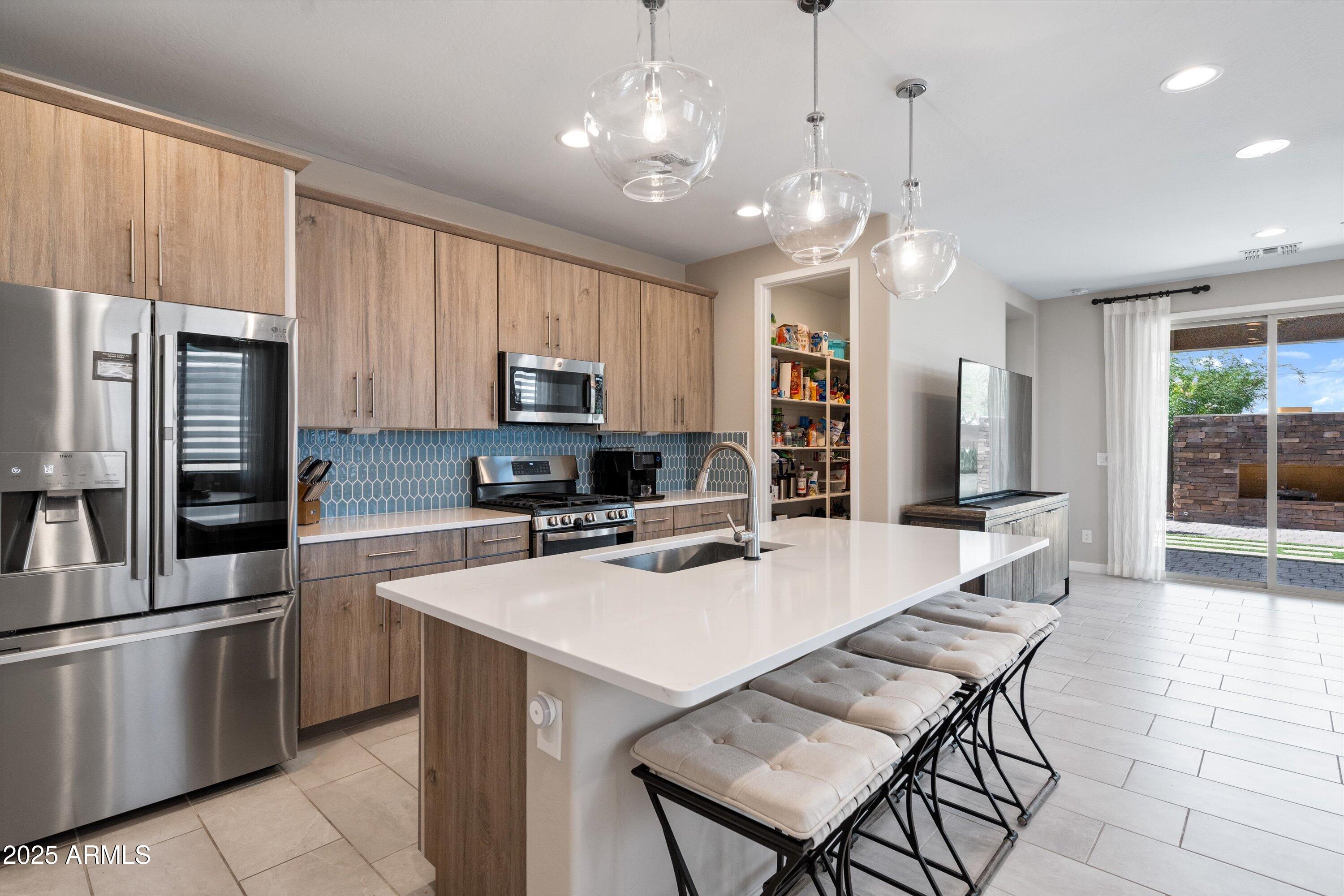 614 East Piedmont Road Phoenix, AZ 85042 - Photo 20 of 63 Kitchen