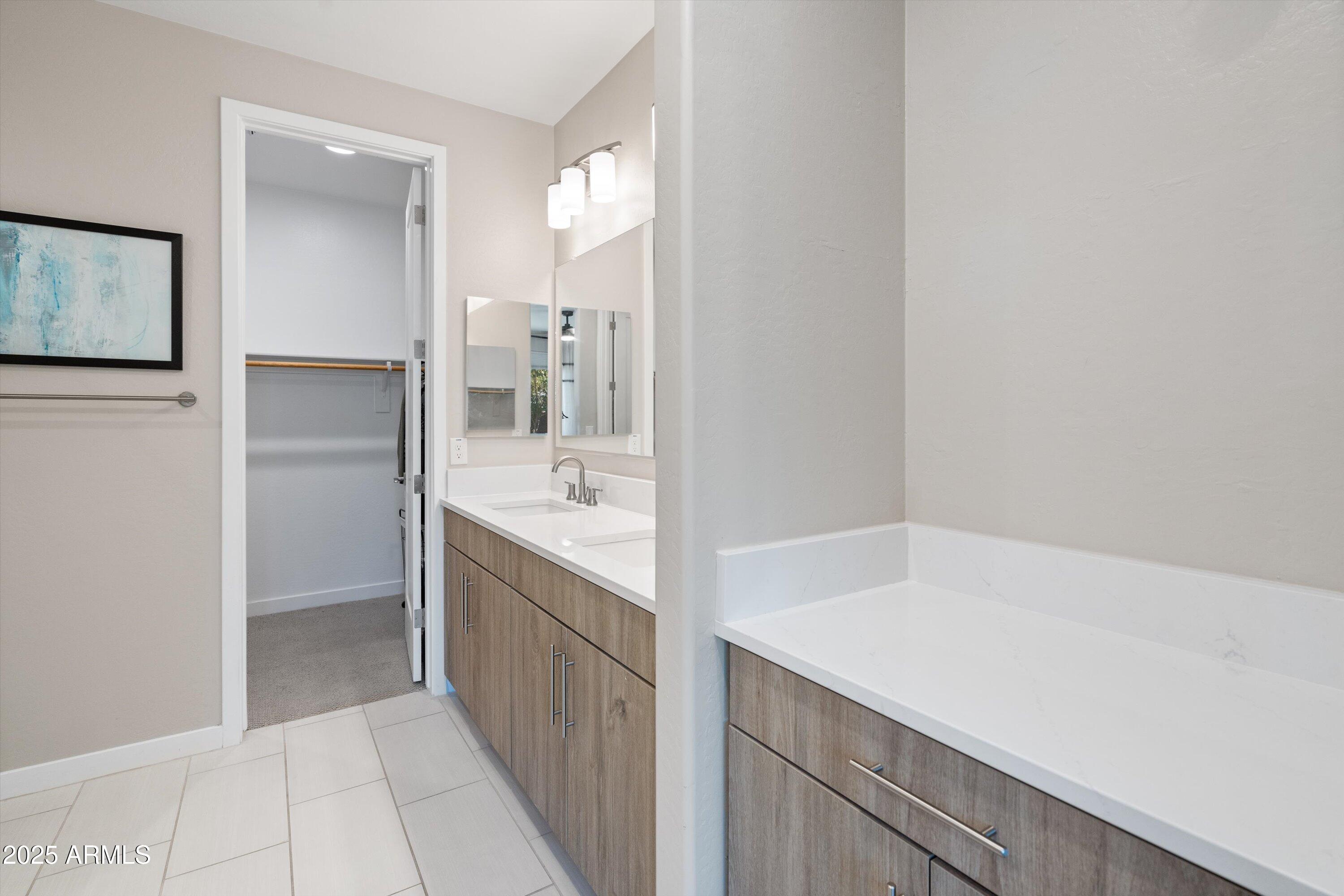 614 East Piedmont Road Phoenix, AZ 85042 - Photo 27 of 63 Primary Bathroom