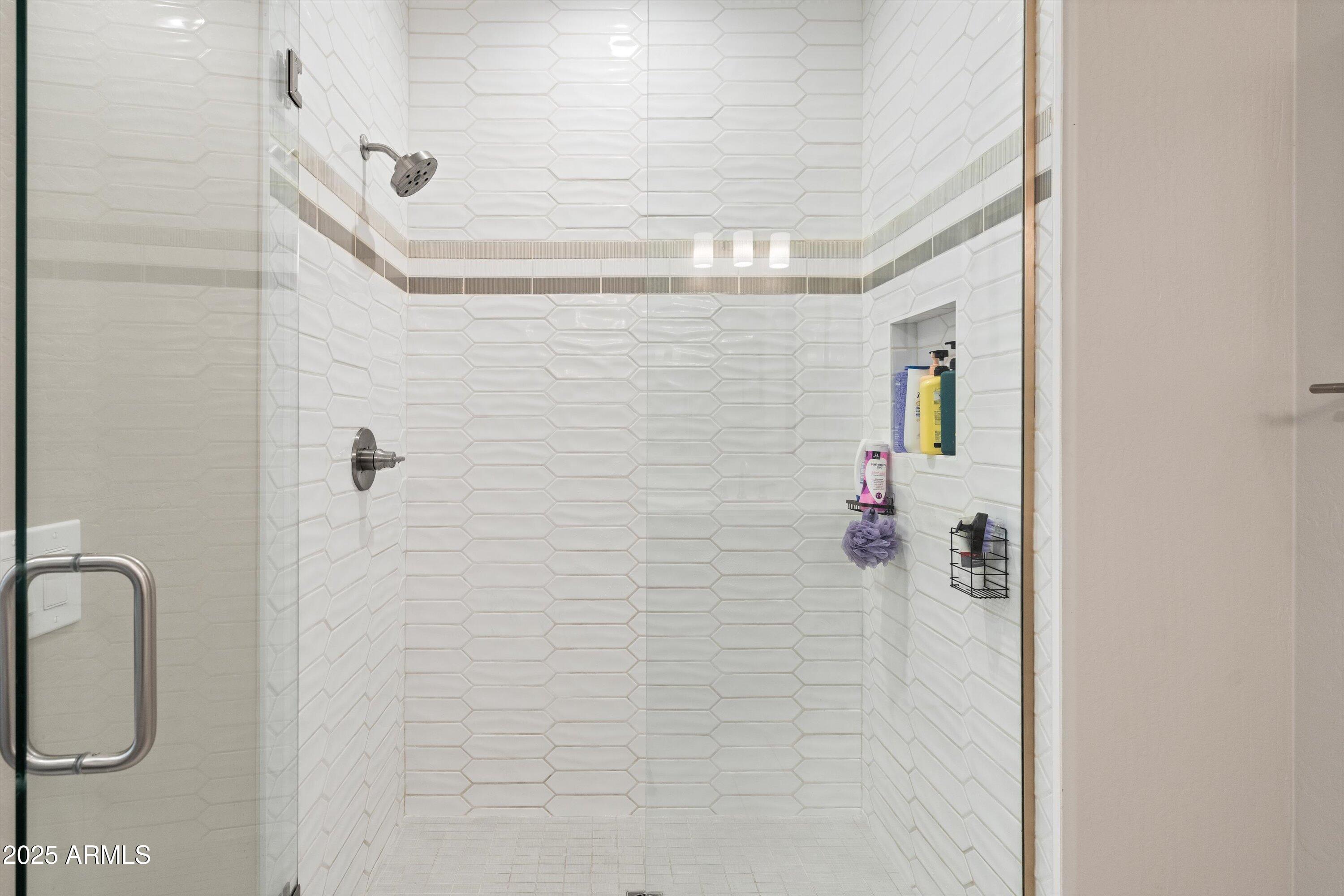 614 East Piedmont Road Phoenix, AZ 85042 - Photo 29 of 63 Primary Bathroom