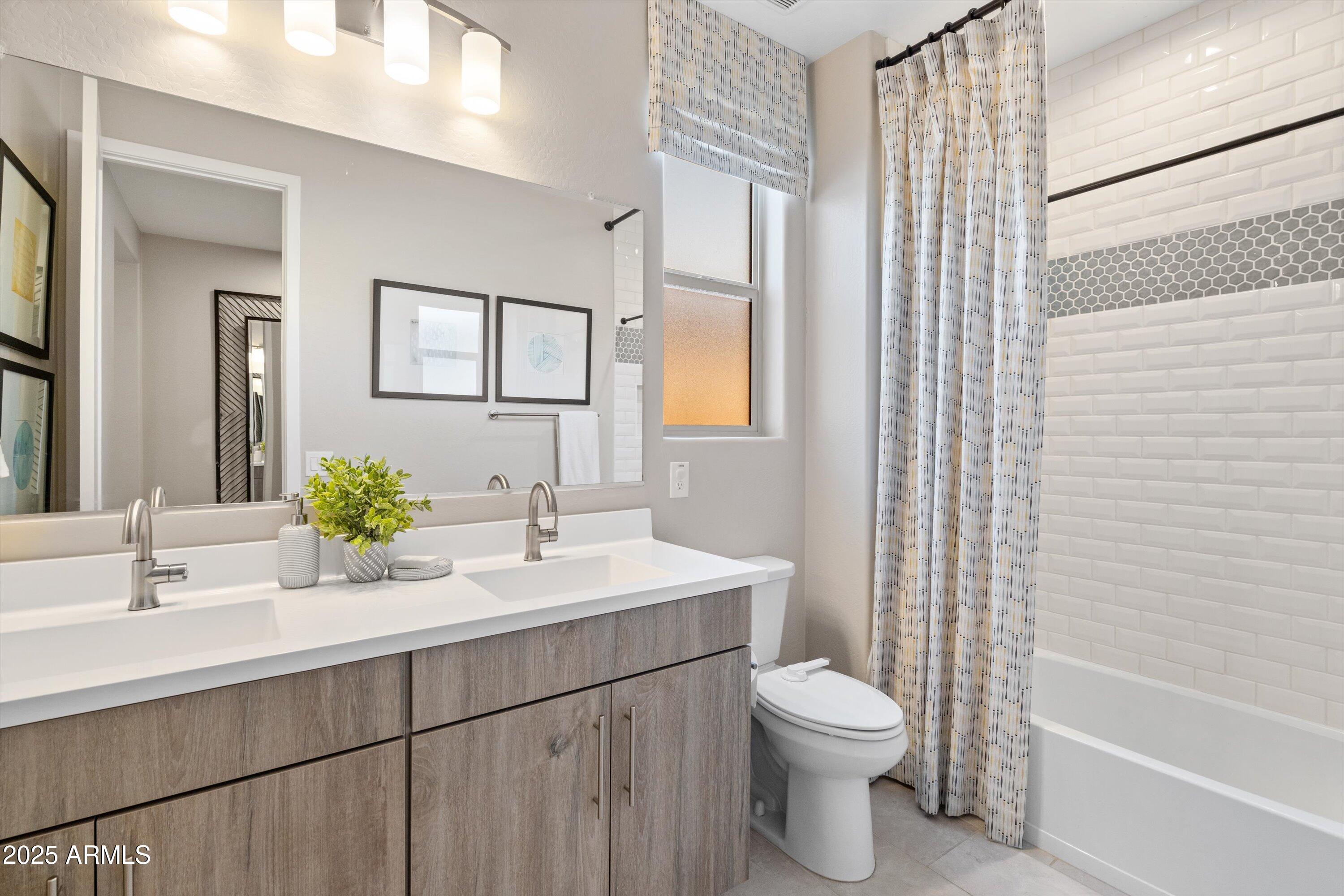 614 East Piedmont Road Phoenix, AZ 85042 - Photo 34 of 63 Bathroom 2